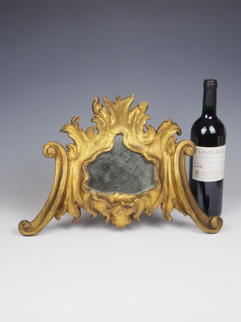 Giltwood Carved Venetian Wall Mirror: A Masterpiece of Elegance